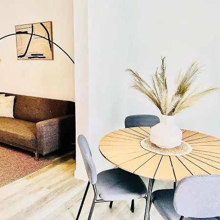 Canaryislandshost * بويرتو ذيل كارمين